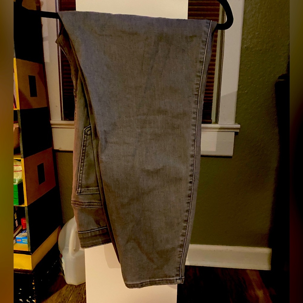 Grey 22 Torrid jeggings/skinny jeans with extra stretchy waist